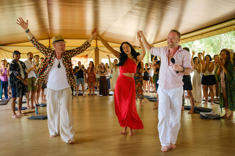 Meet people and learn Tantra